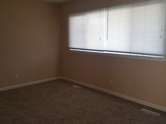 2nd image of 1140 Boulder Dr
