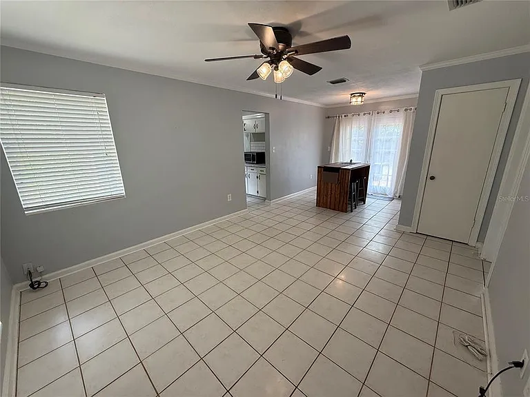 313 NW 34th Dr — Photo 6