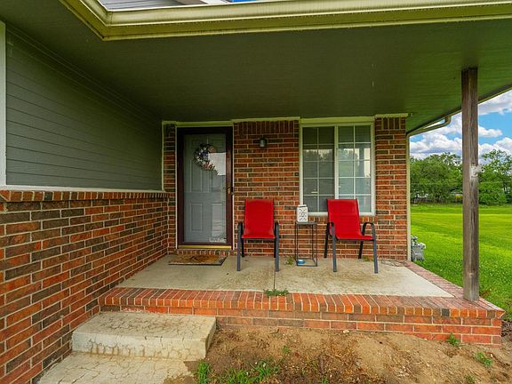 5th image of 130 S Marlen Dr