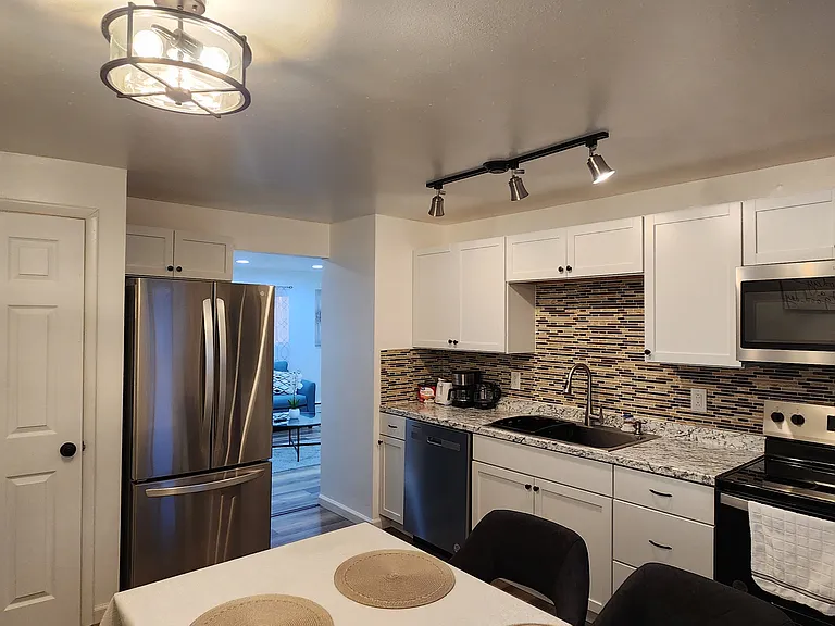 38 Hill Ave #6 — Photo 27