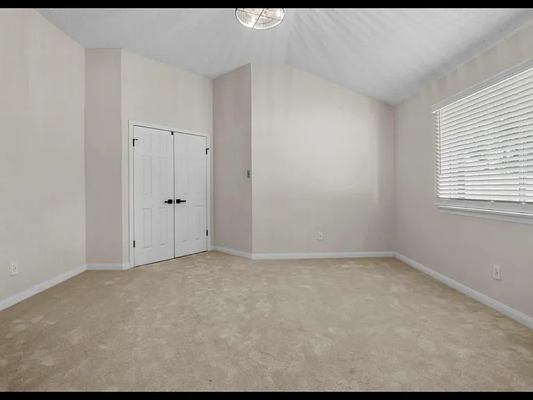 2311 Lexington Woods Dr — Photo 9