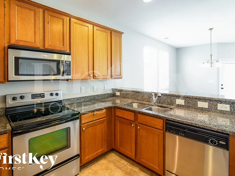 113 Hyrne Dr — Photo 7