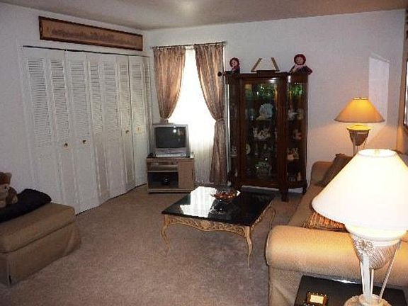 3rd image of 750 Bernard Dr