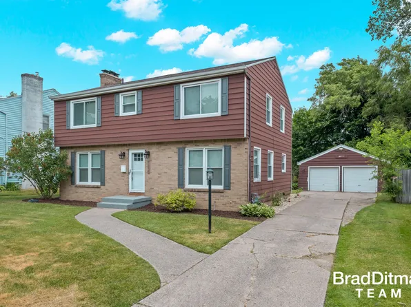 1830 Chamberlain Ave SE, Grand Rapids, MI 49506