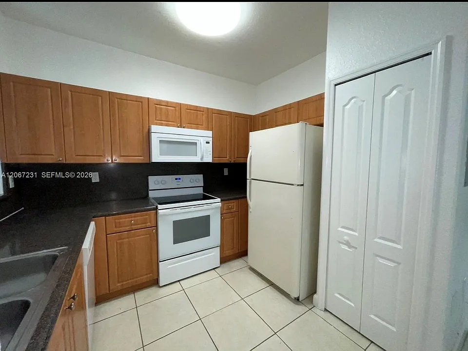 1534 SE 26th Rd #104