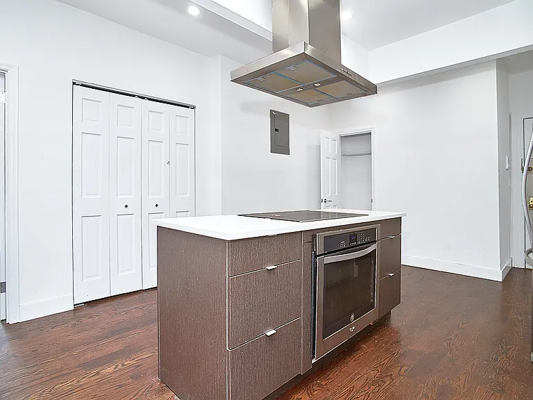 69 Pinehurst Ave #3D — Photo 5