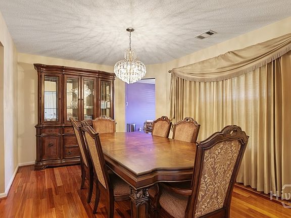 5th image of 106 Glen Oaks Drive