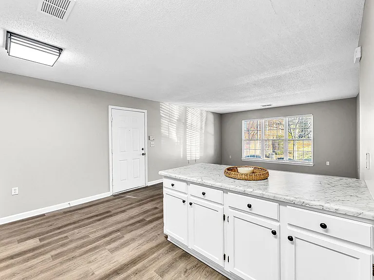 1911 Walker Ave #D — Photo 11