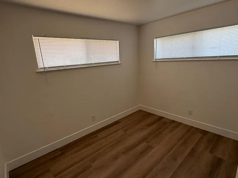 719 E Roosevelt Ave — Photo 9