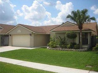 10610 NW 32nd St, Sunrise, FL 33351