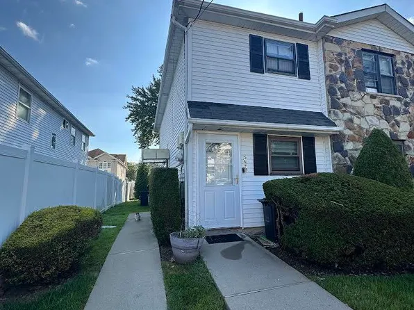 567 Buchanan Ave #A, Staten Island, NY 10314