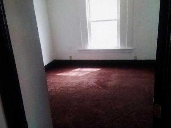 5th image of 33 Coe St