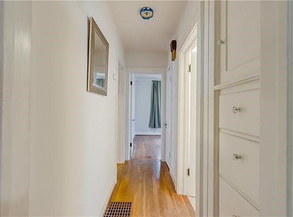 5th image of 1188 E 77th Ter