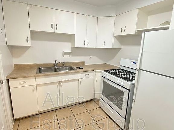 5th image of 1824 W Mississippi Ave