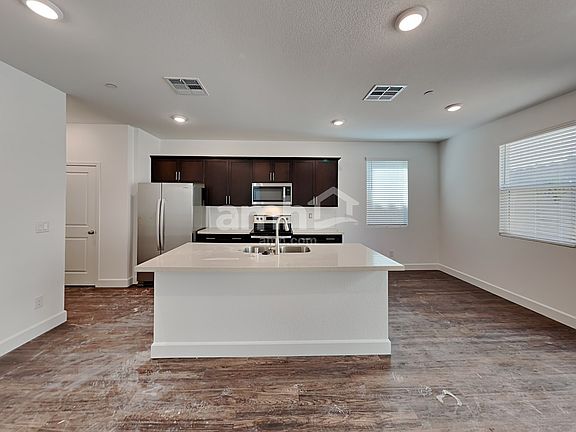 3rd image of 3337 Blodwen St