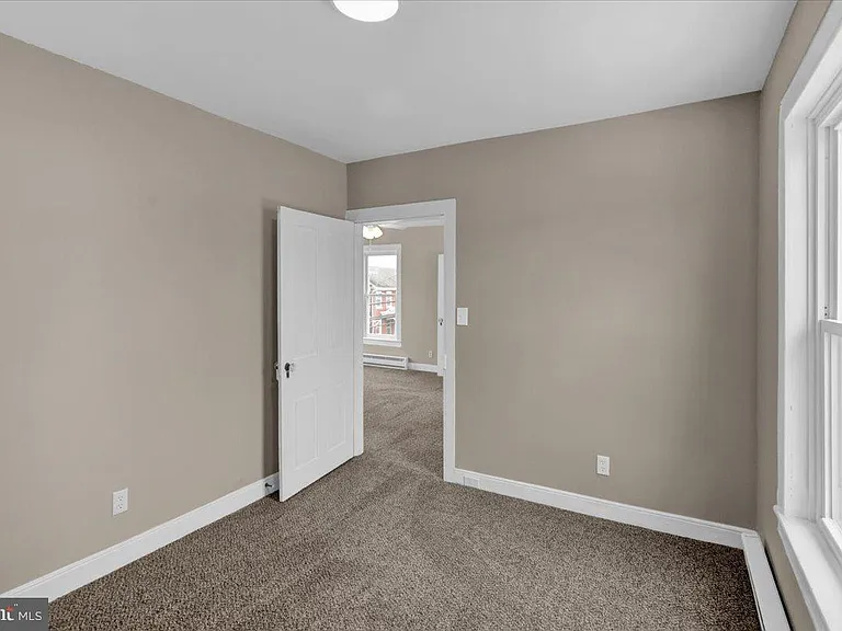 2102 Main St — Photo 18