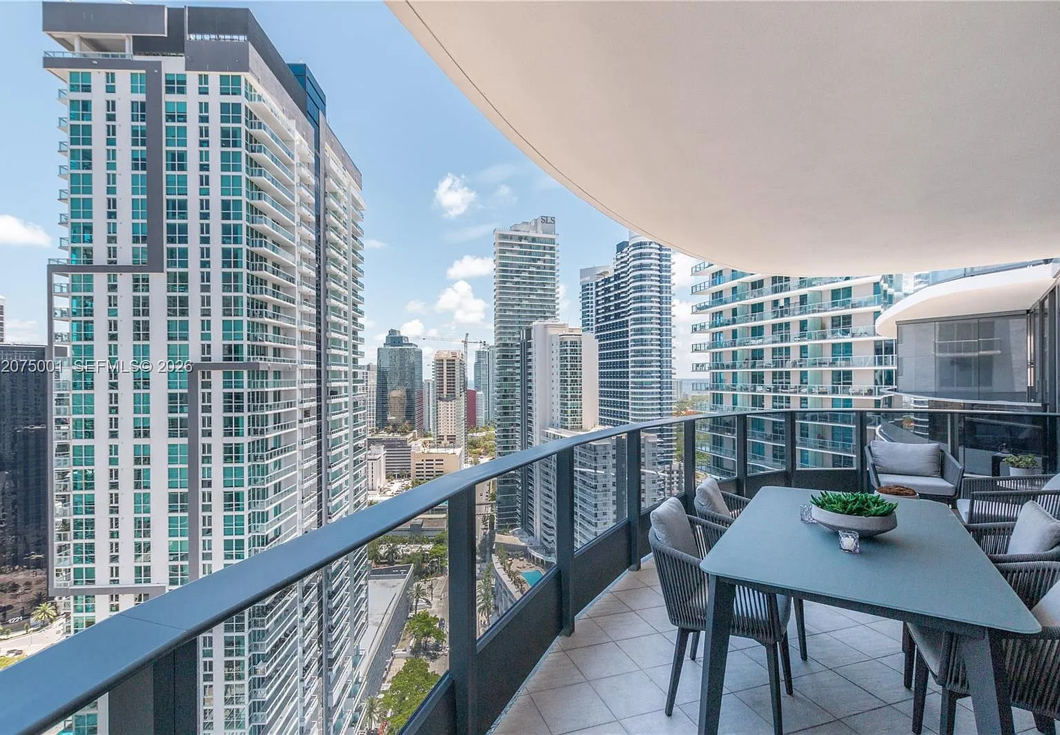 2 bed, 2.5 bath, 1286 sqft, $10,000 — Photo 1