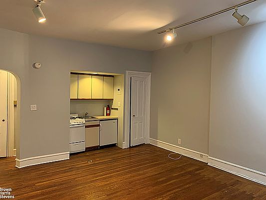 3rd image of 177 Columbia Hts APT 32