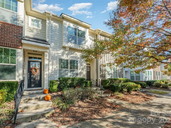 3252 Bending Birch Pl, Charlotte, NC 28206