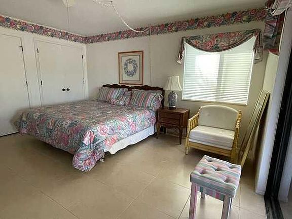 5th image of 424 N Washington Dr
