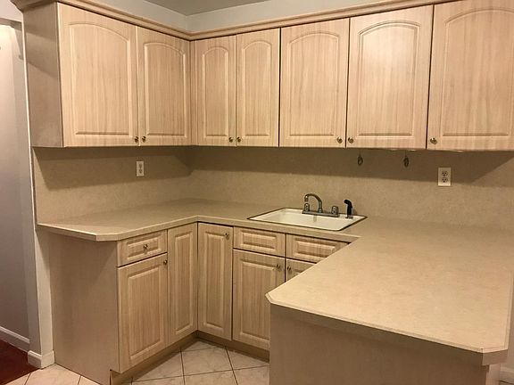 3rd image of 107 Mosel Ave