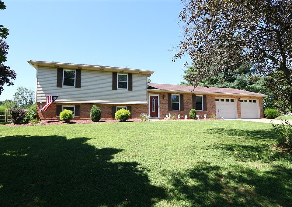1st image of 22883 Lincoln Ct