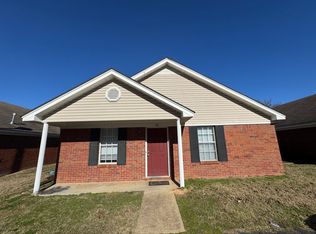 135 Cypress Cir, Oxford, MS 38655