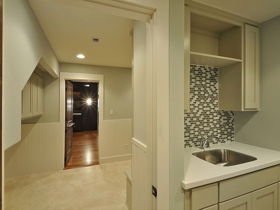 1st image of 2500 Great Oaks Pkwy