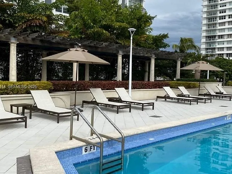 5600 Collins Ave #4U — Photo 8