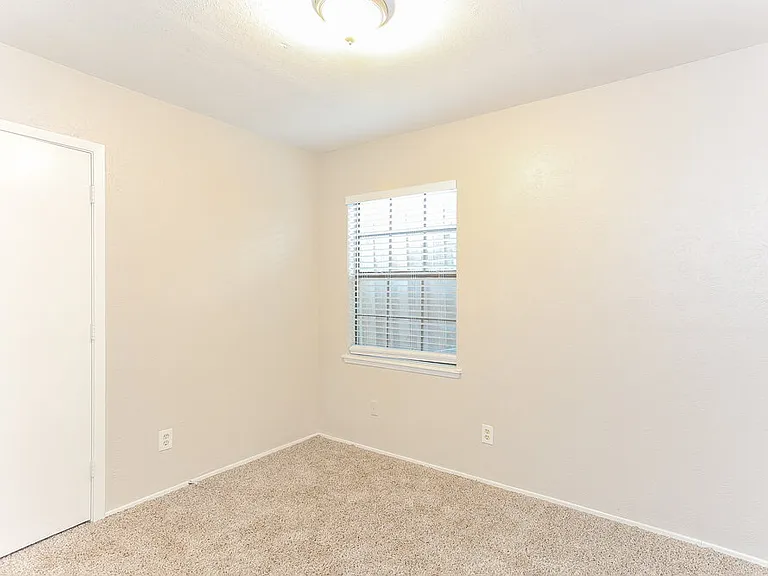 4200 Cranbrook Dr — Photo 14