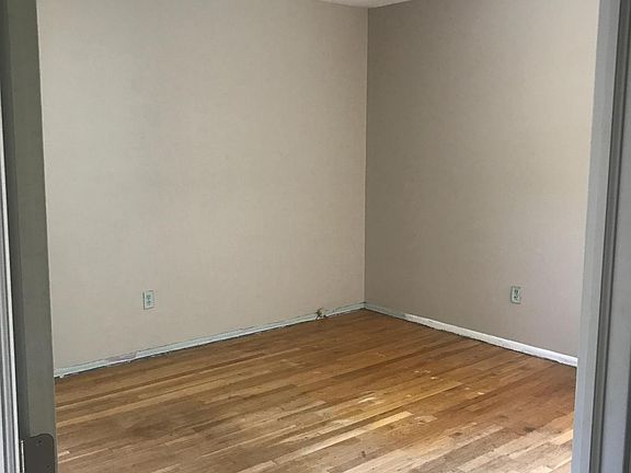3rd image of 42 Almond Dr
