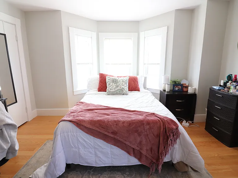 29 McKenn St #2 — Photo 9