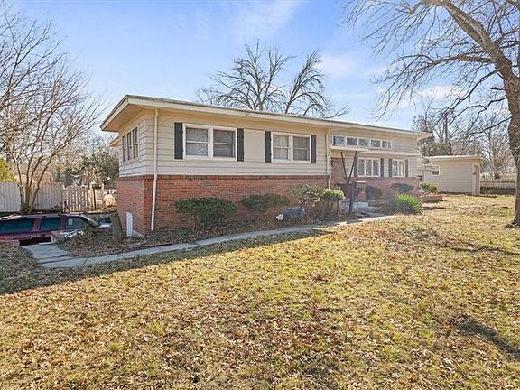 3rd image of 3501 S Crysler Ave
