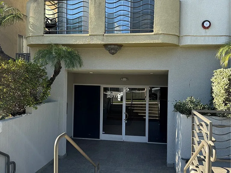 1817 Selby Ave #205 — Photo 1