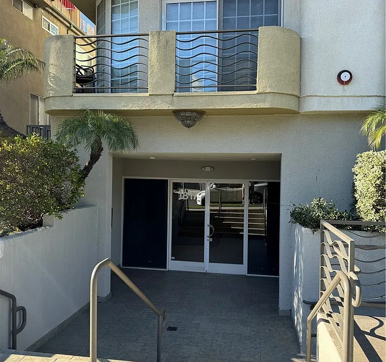 1817 Selby Ave #205