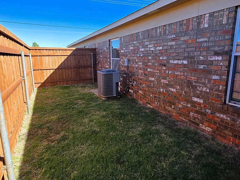 Autumn Ridge 2 BR/2 BA — Photo 9