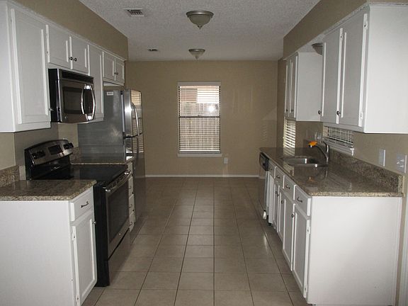 404653_KitchenView_01272016