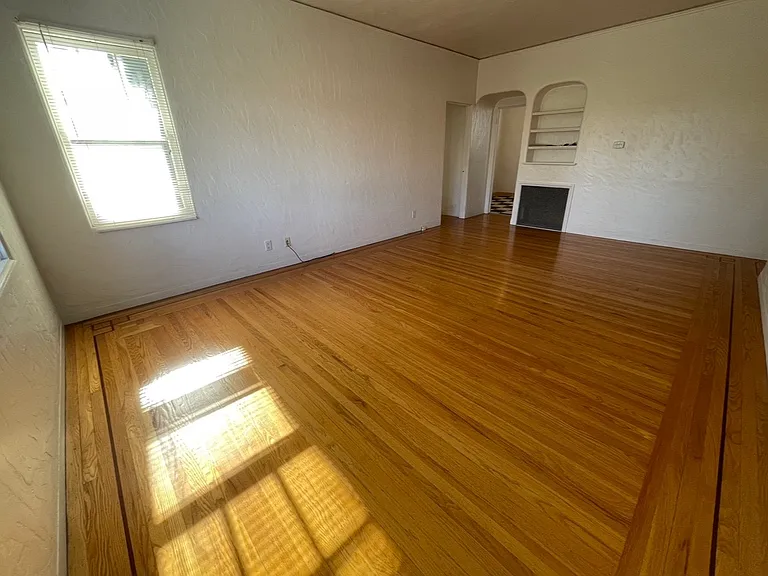 1229 Sacramento St #4 — Photo 5