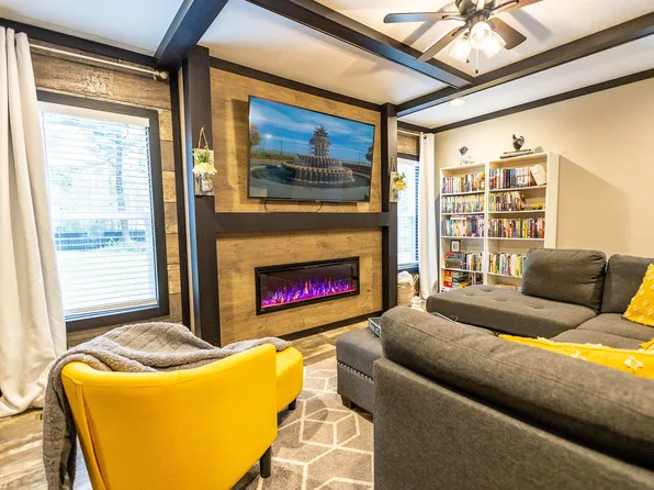 809 Coral Acres Dr, Moncks Corner, SC 29461