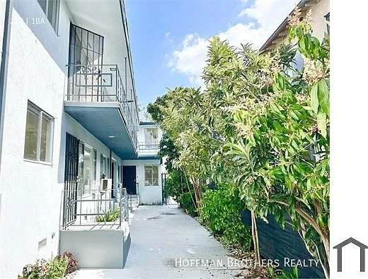318 S Mariposa Ave #12A — Photo 9