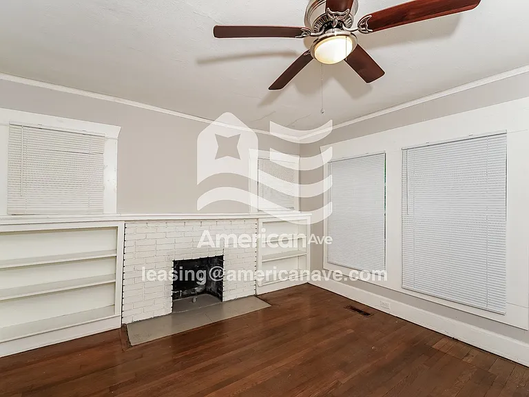 454576_004_living_room_13898857.jpg