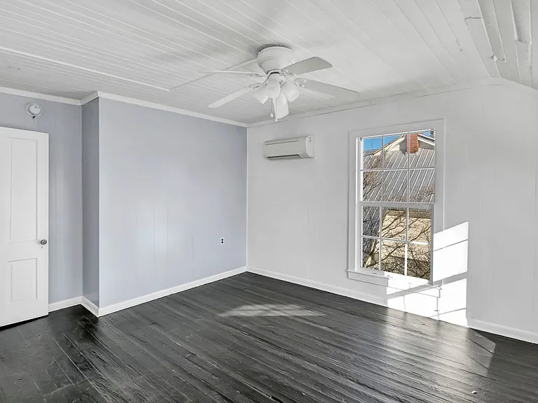 203 Oliver St — Photo 15