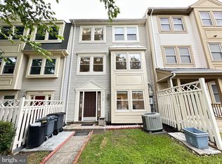 12103 Salemtown Dr, Woodbridge, VA 22192