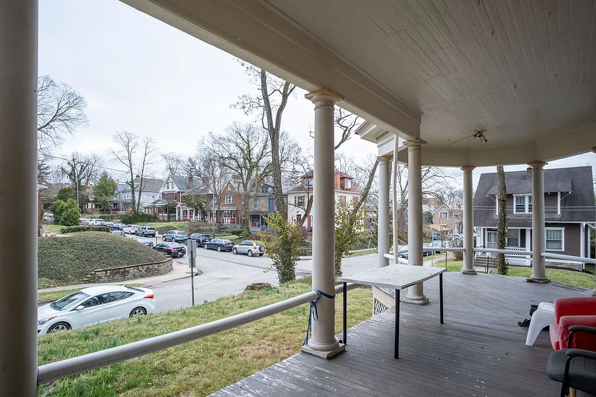 Building Photo - Williams St 2369 MLR