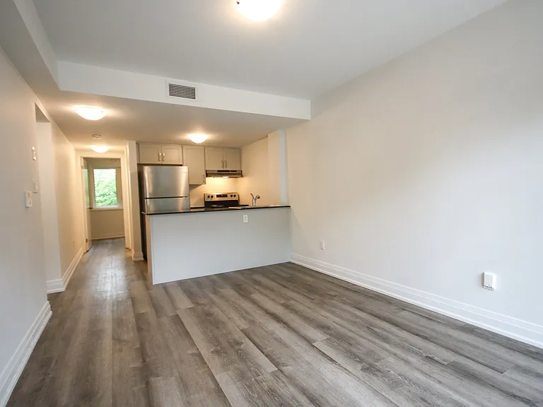 169 Lancaster St W #403 — Photo 21