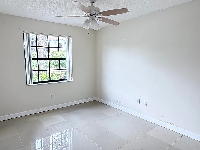 5136 Floria Dr #G — Photo 15