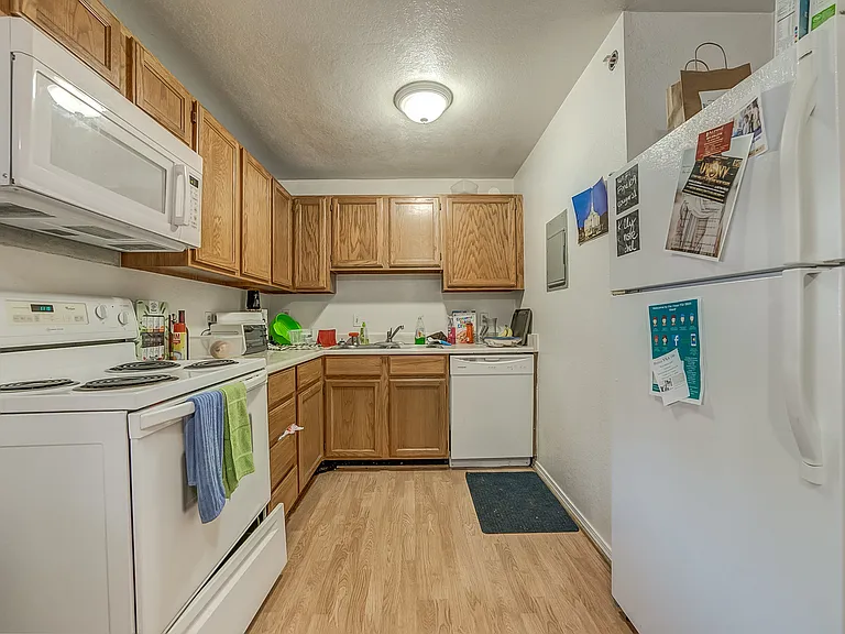 724 W 1720 N #109 — Photo 4
