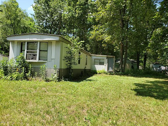 3rd image of 3226 Sanford Ln
