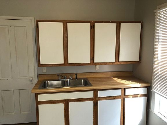 5th image of 1219 N Oak St #1
