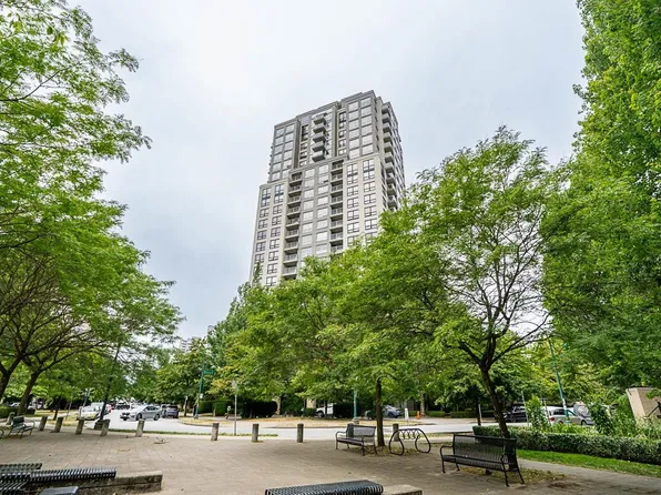 3663 Crowley Dr #2409, Vancouver, BC V5R 6H4
